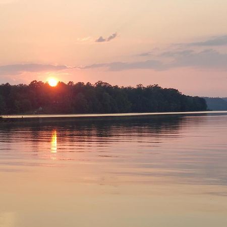 Logan Martin Lake Sunroom Линкълн Екстериор снимка
